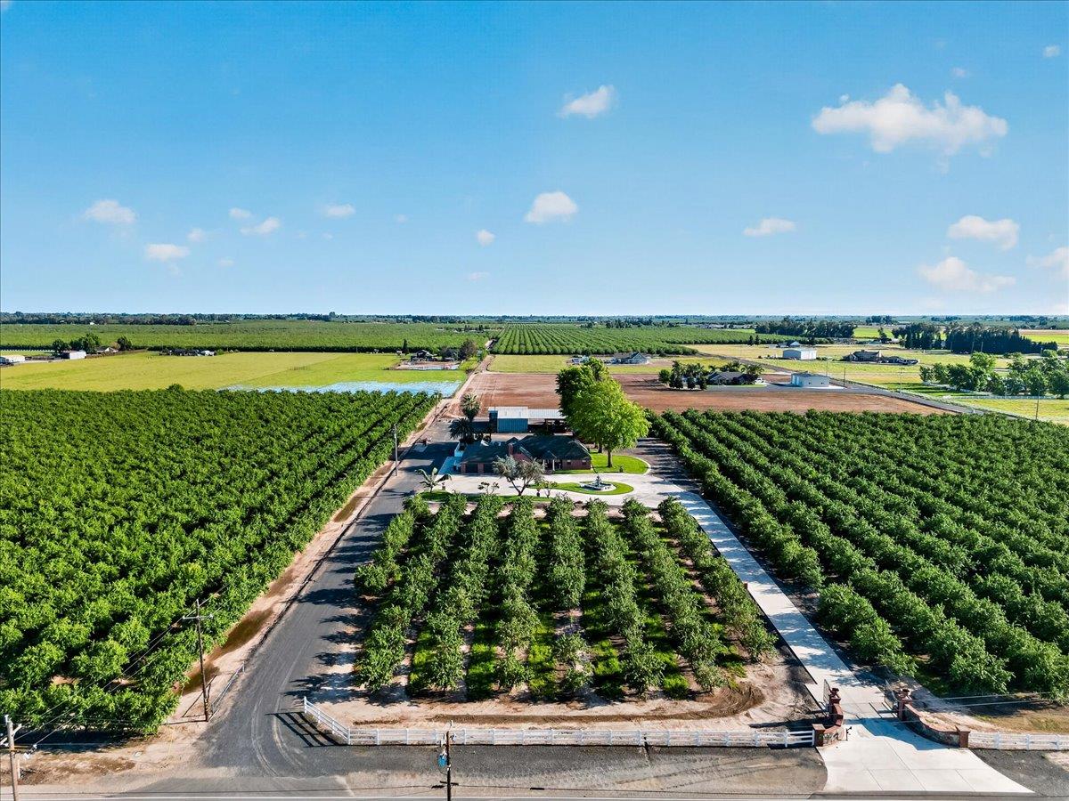 30324 Lone Tree Rd, Oakdale, CA 95361