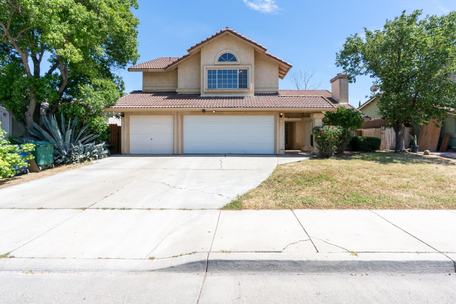 510 Stonewood Dr, Los Banos, CA 93635