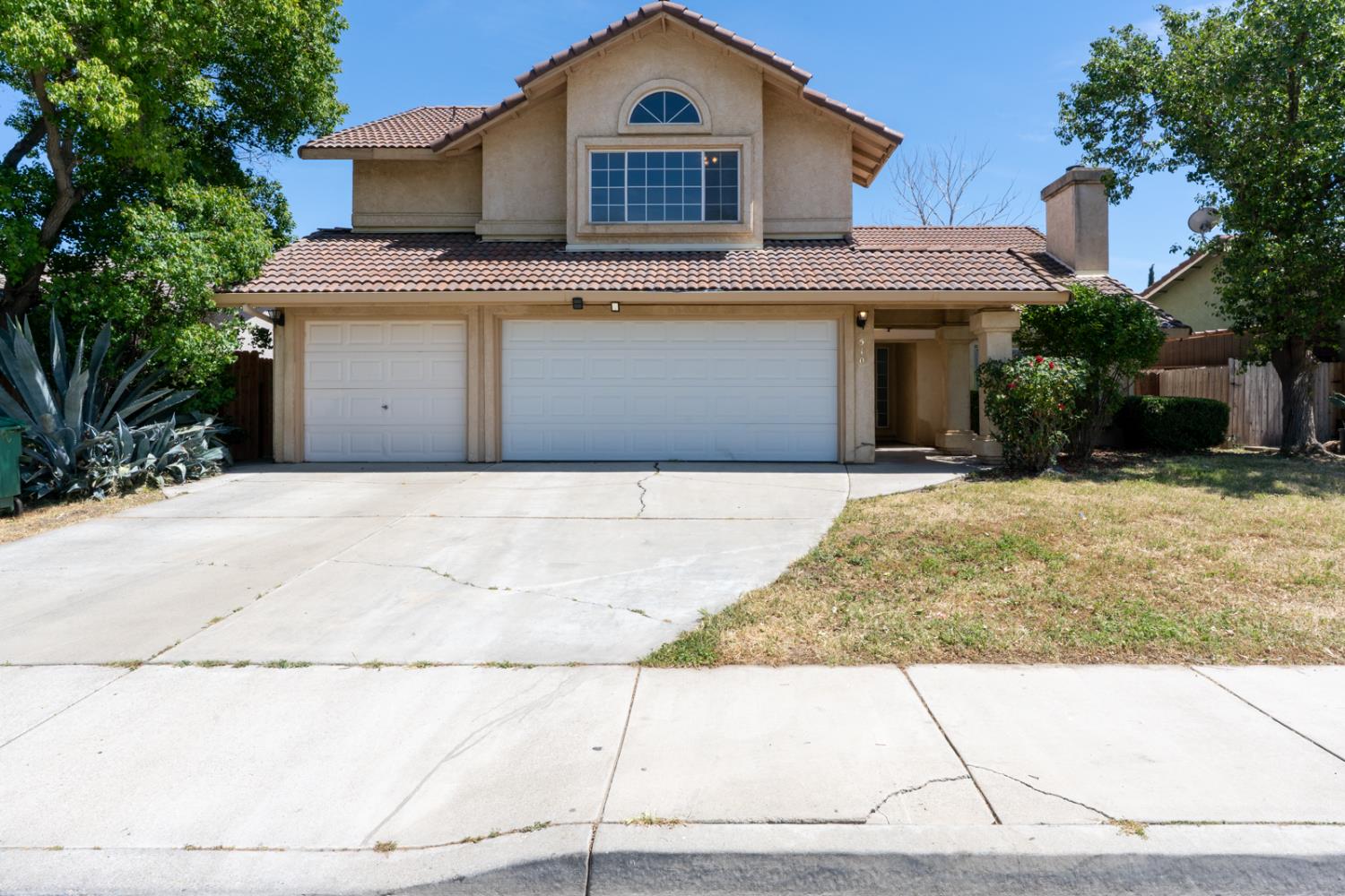 510 Stonewood Dr, Los Banos, CA 93635