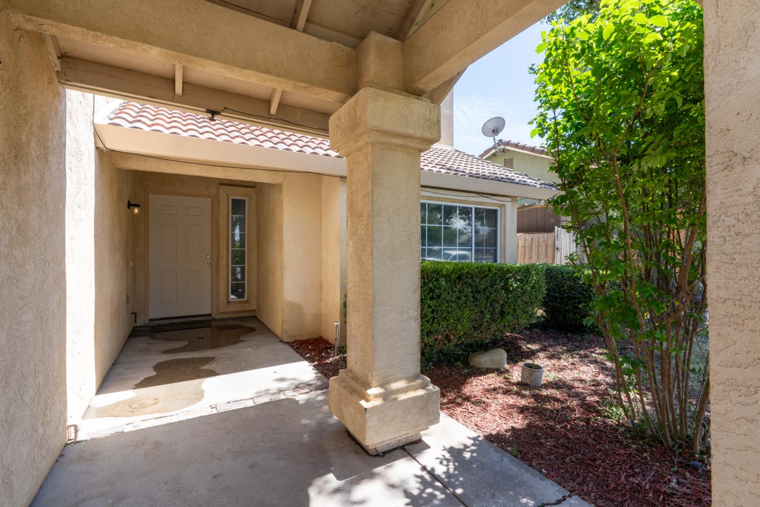 510 Stonewood Dr, Los Banos, CA 93635