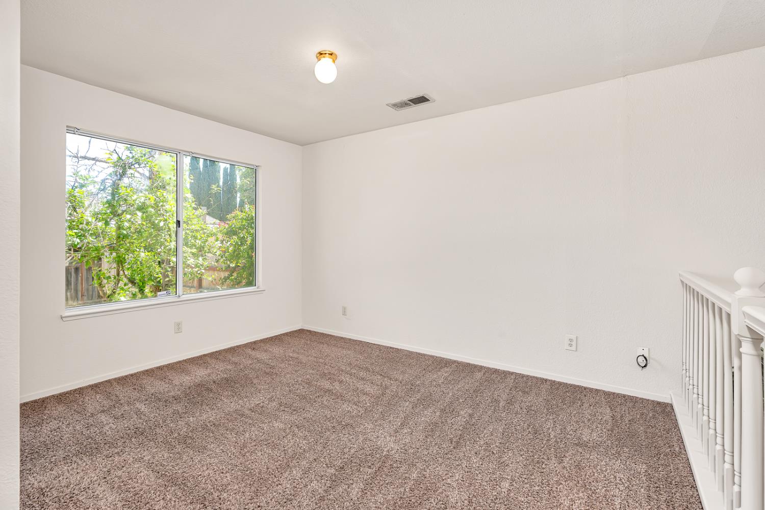 510 Stonewood Dr, Los Banos, CA 93635