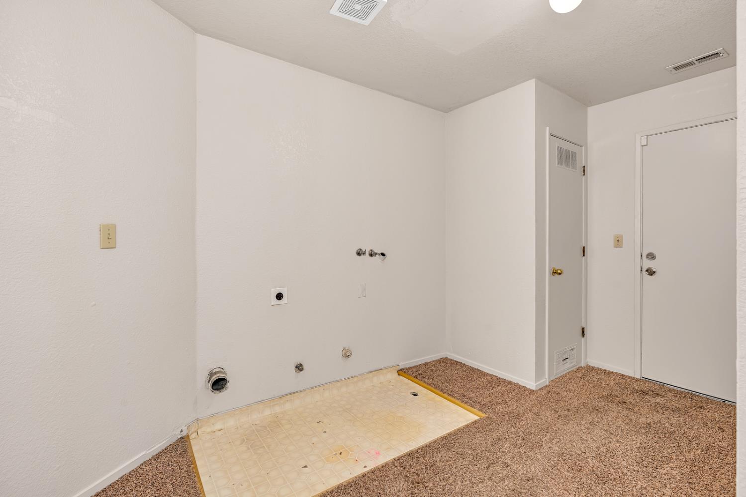 510 Stonewood Dr, Los Banos, CA 93635