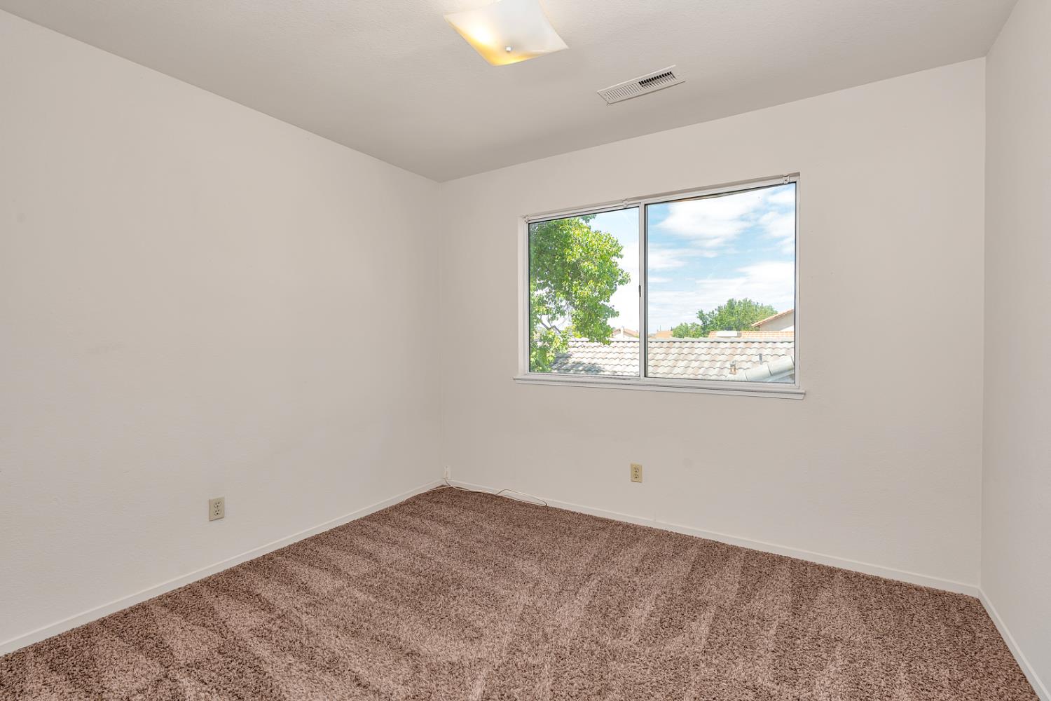 510 Stonewood Dr, Los Banos, CA 93635