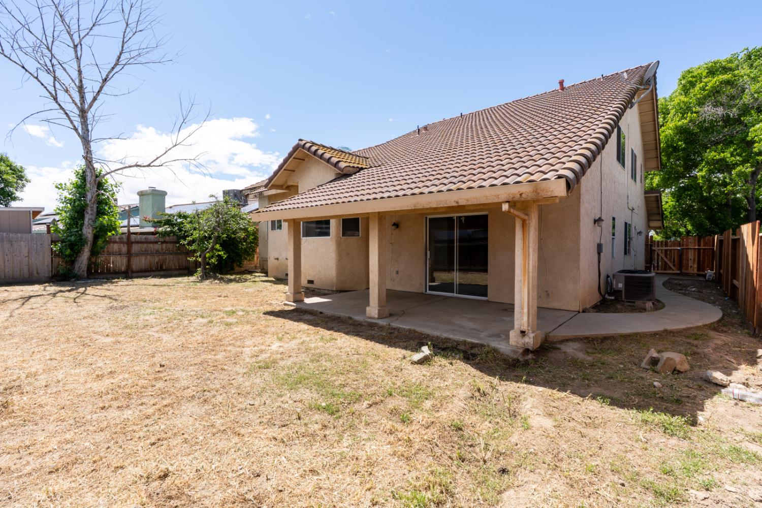 510 Stonewood Dr, Los Banos, CA 93635