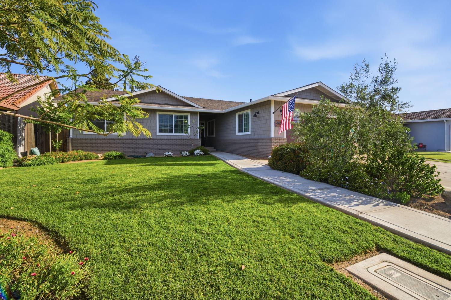 6613 Narcisco Way, Hughson, CA 95326