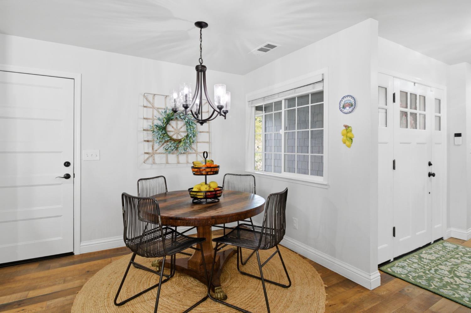 6613 Narcisco Way, Hughson, CA 95326