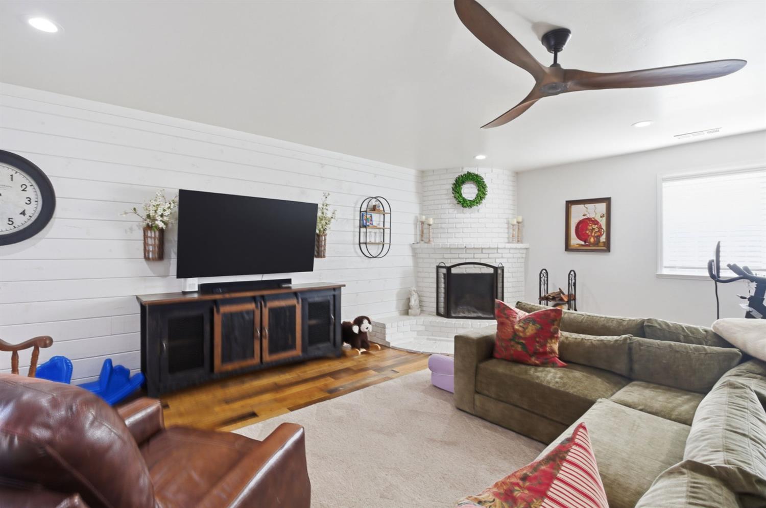 6613 Narcisco Way, Hughson, CA 95326