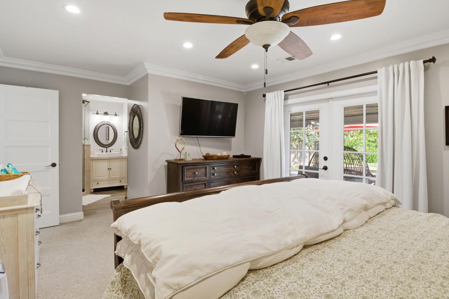 6613 Narcisco Way, Hughson, CA 95326