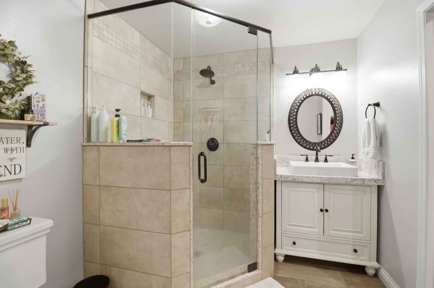 6613 Narcisco Way, Hughson, CA 95326