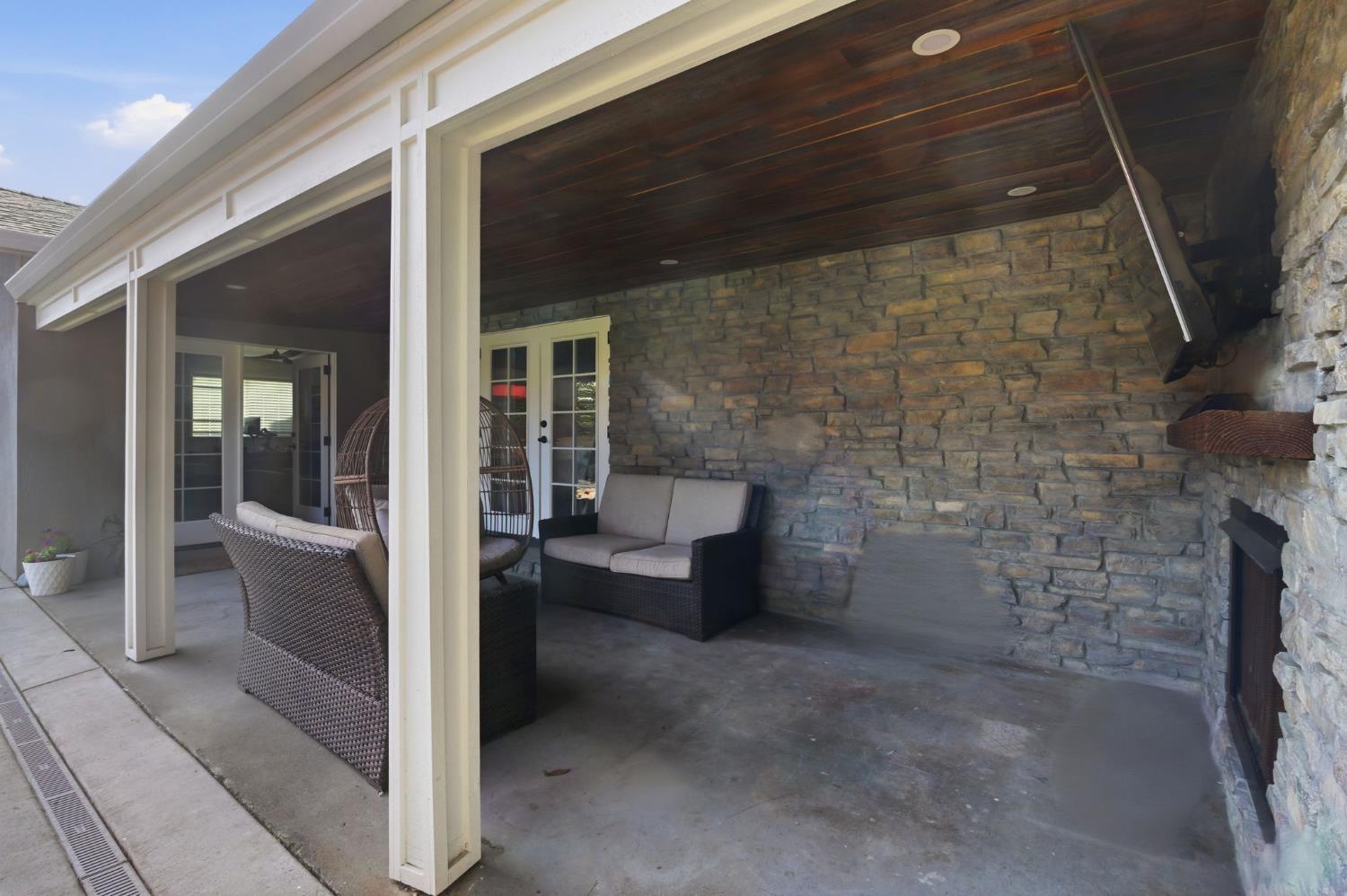 6613 Narcisco Way, Hughson, CA 95326