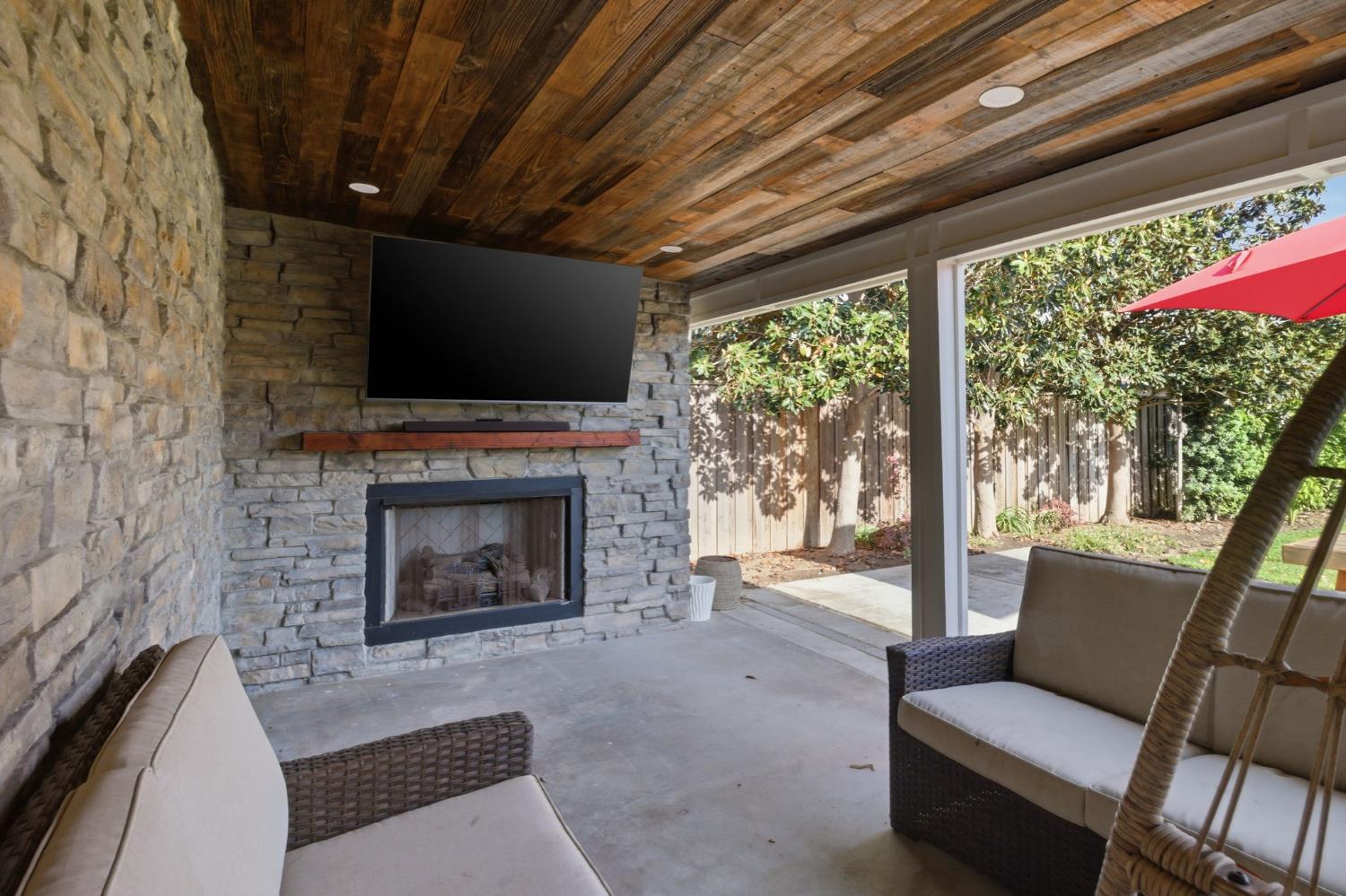 6613 Narcisco Way, Hughson, CA 95326