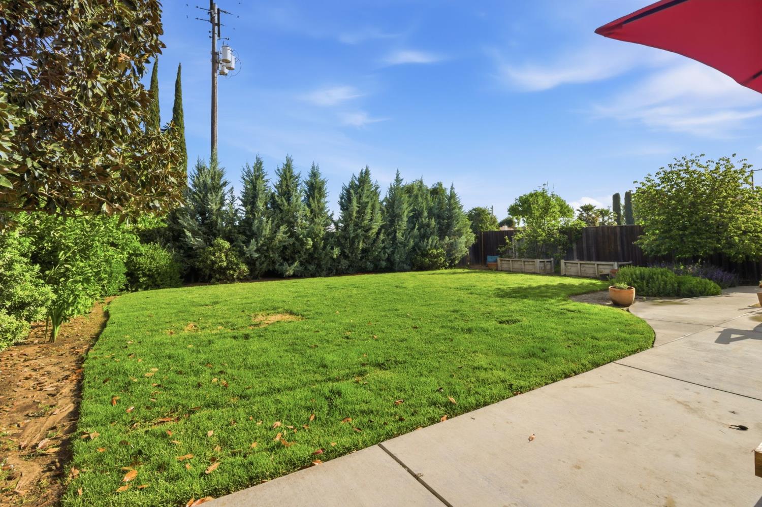 6613 Narcisco Way, Hughson, CA 95326