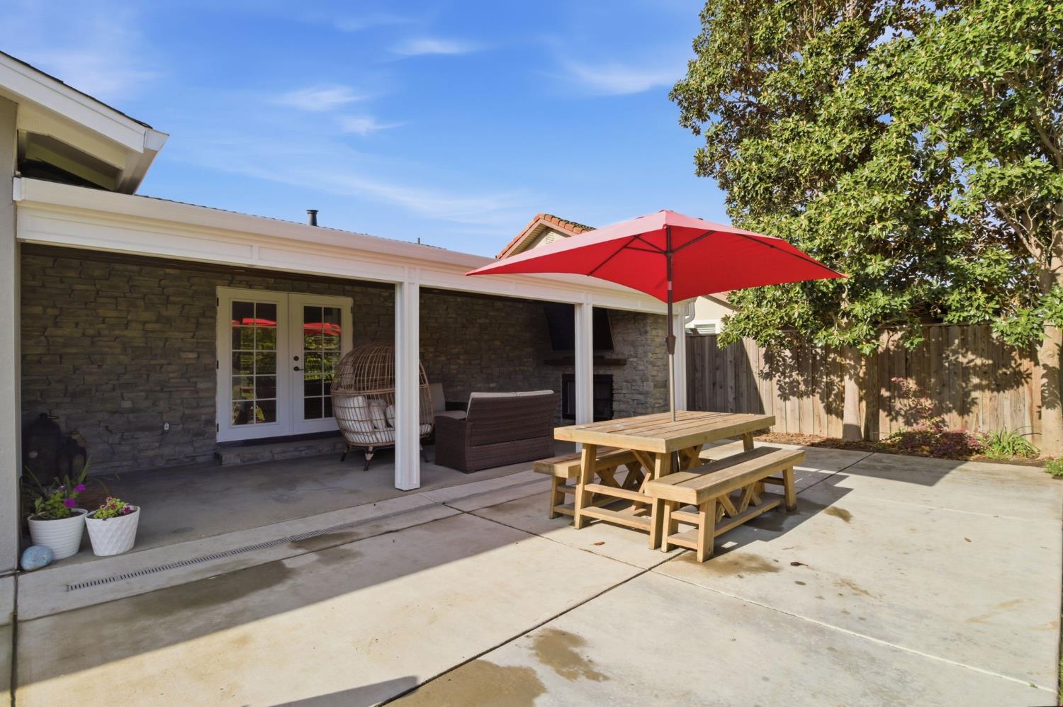 6613 Narcisco Way, Hughson, CA 95326