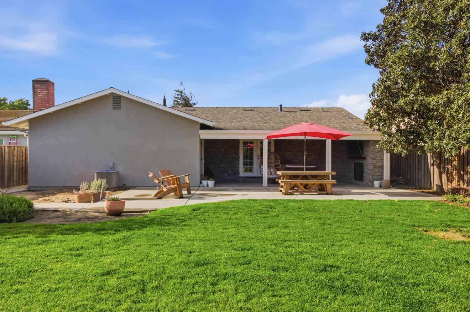 6613 Narcisco Way, Hughson, CA 95326
