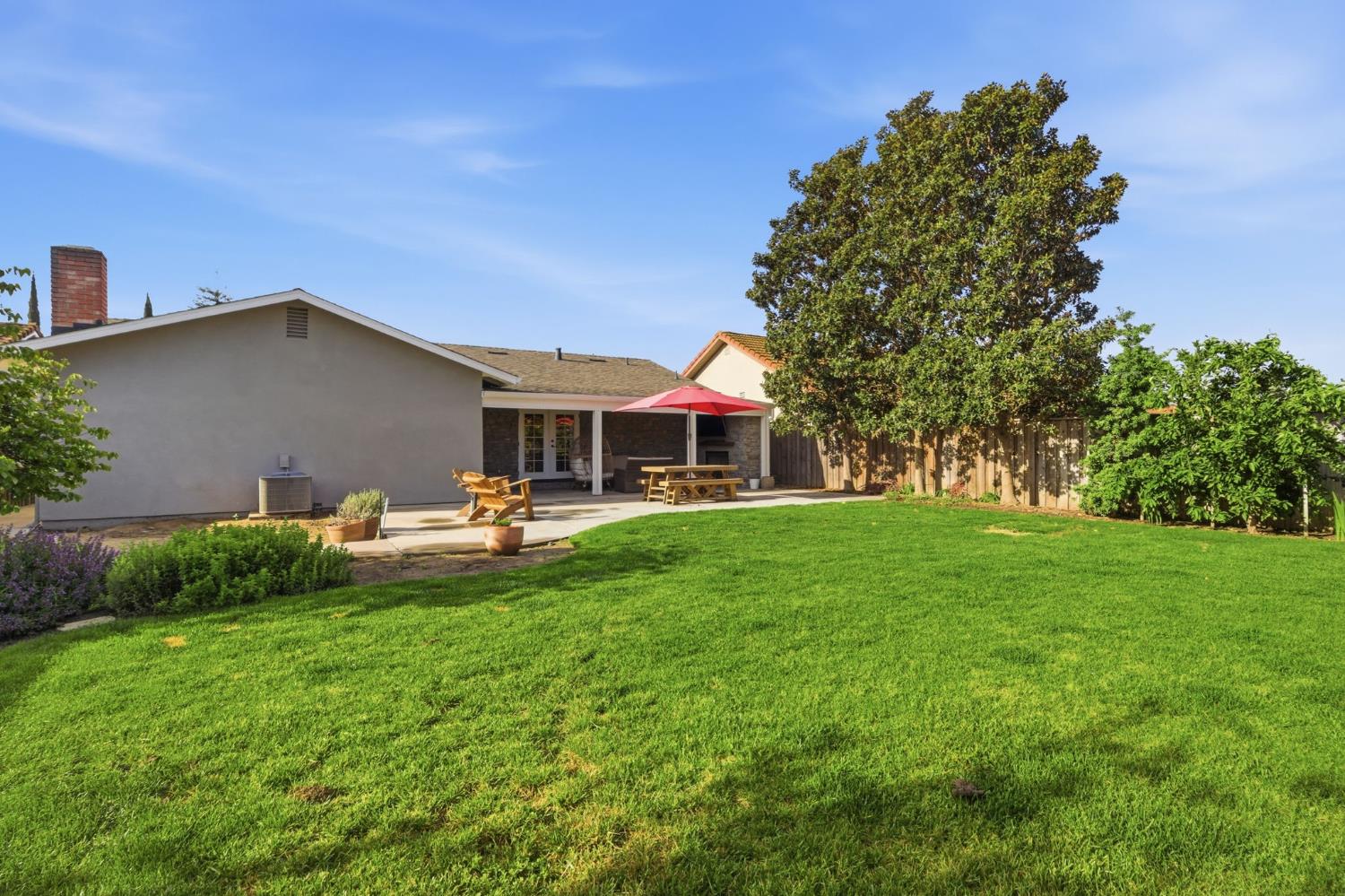 6613 Narcisco Way, Hughson, CA 95326