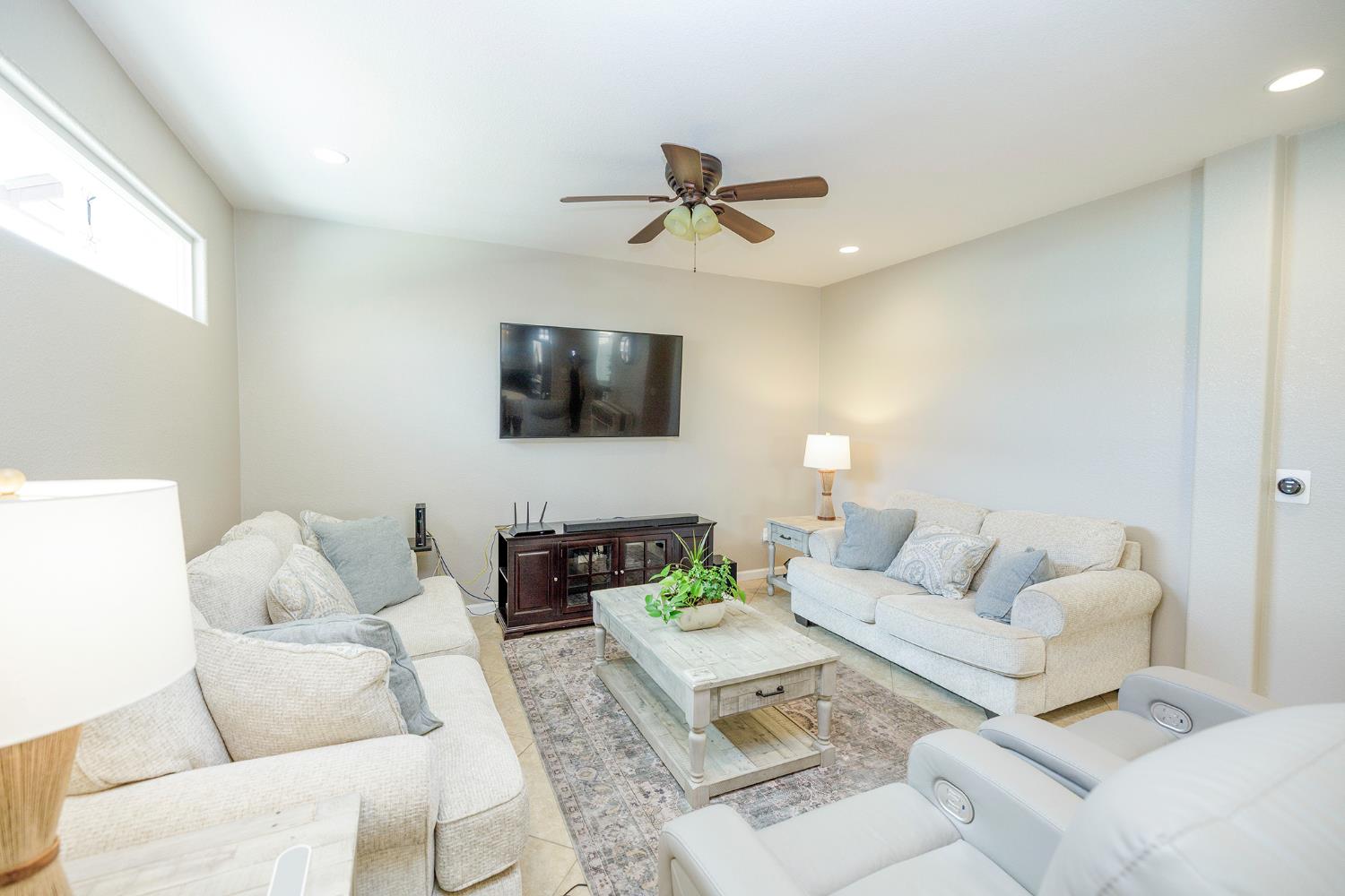 3416 Will Scarlet Way, Modesto, CA 95355