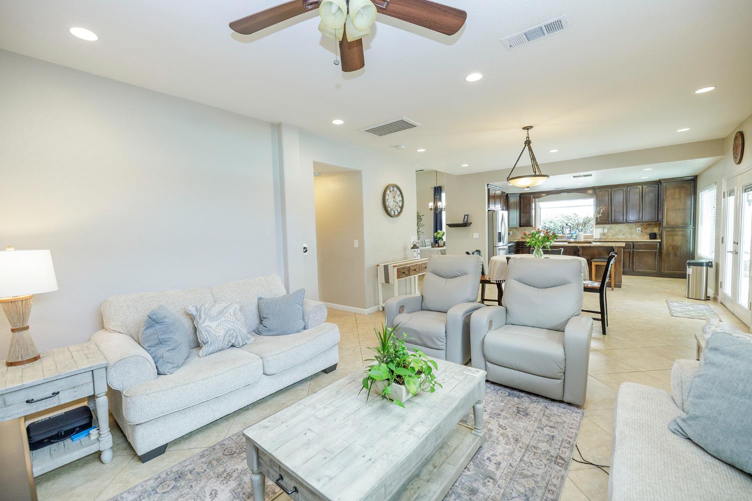 3416 Will Scarlet Way, Modesto, CA 95355