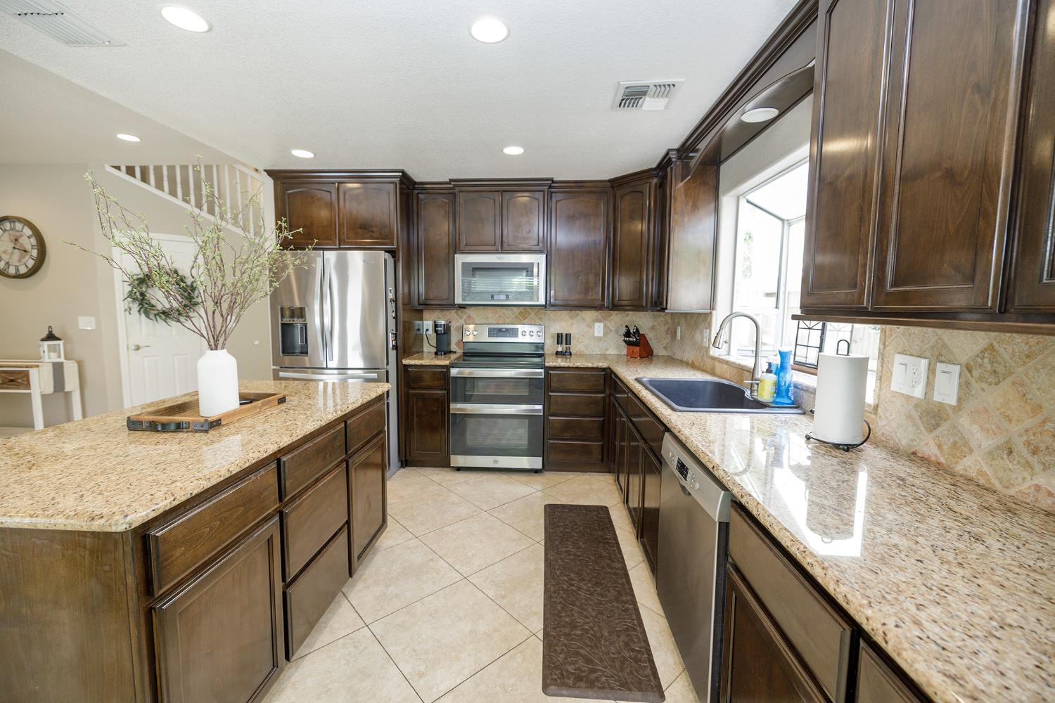 3416 Will Scarlet Way, Modesto, CA 95355