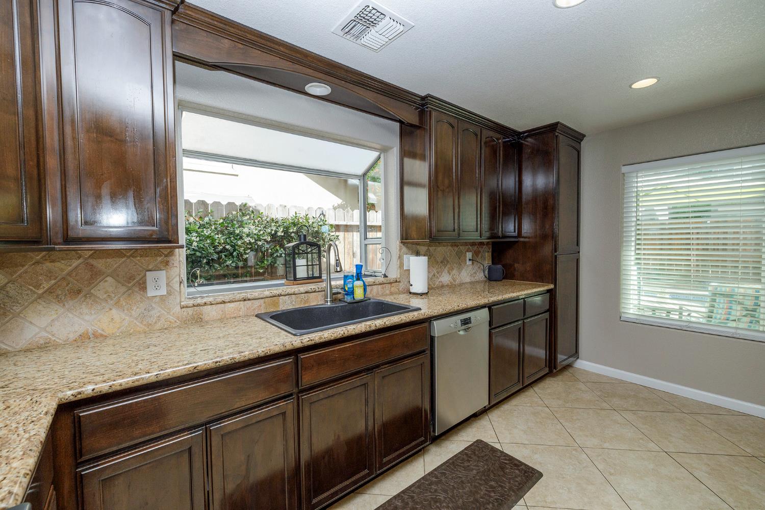 3416 Will Scarlet Way, Modesto, CA 95355