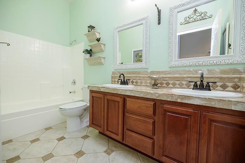 2001 Dayton Ave, Modesto, CA 95356