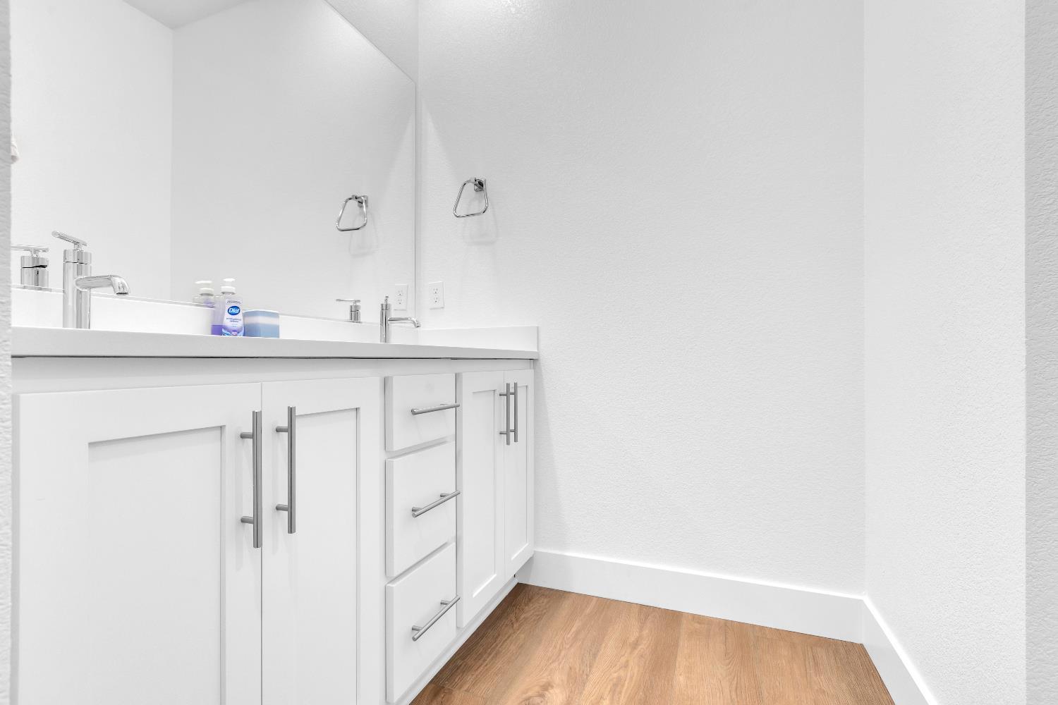 2104 Kimes Ranch Rd, Patterson, CA 95363