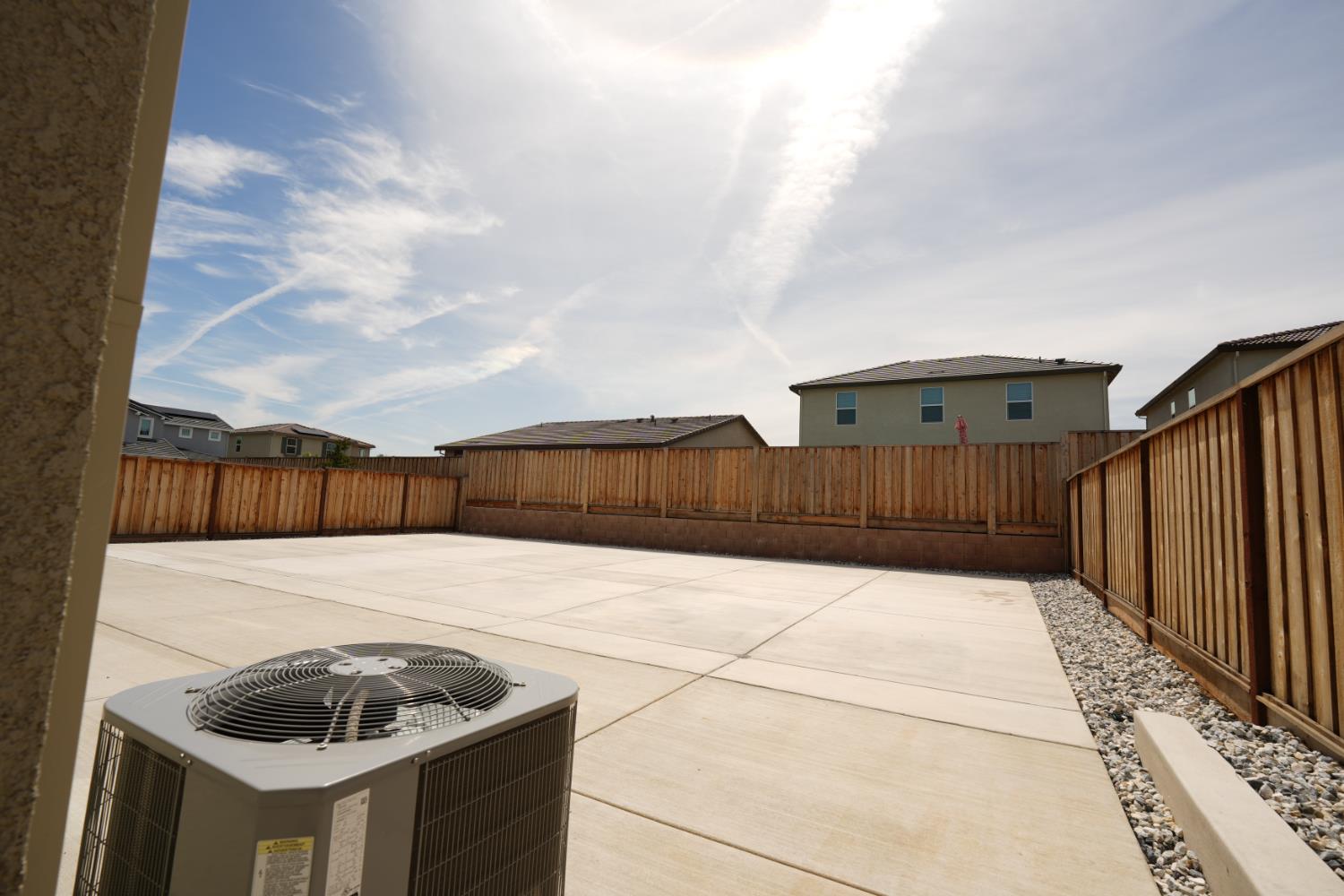 2104 Kimes Ranch Rd, Patterson, CA 95363