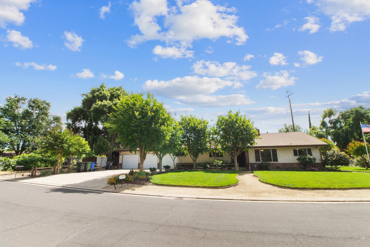 9119 Georgia Ln, Modesto, CA 95357