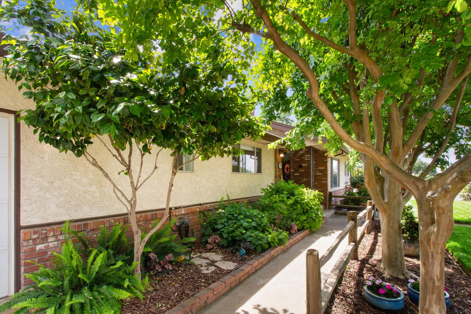 9119 Georgia Ln, Modesto, CA 95357