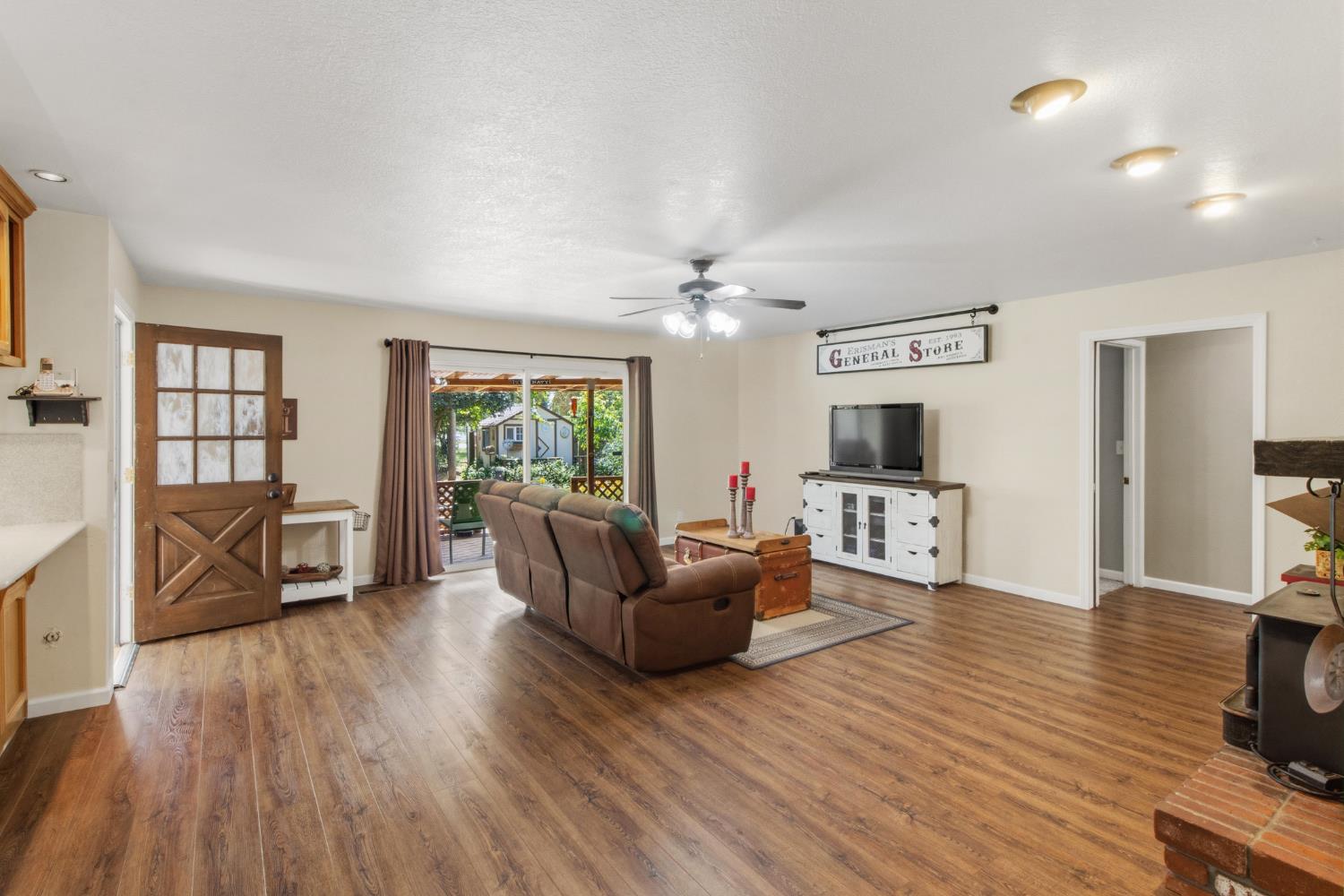 9119 Georgia Ln, Modesto, CA 95357