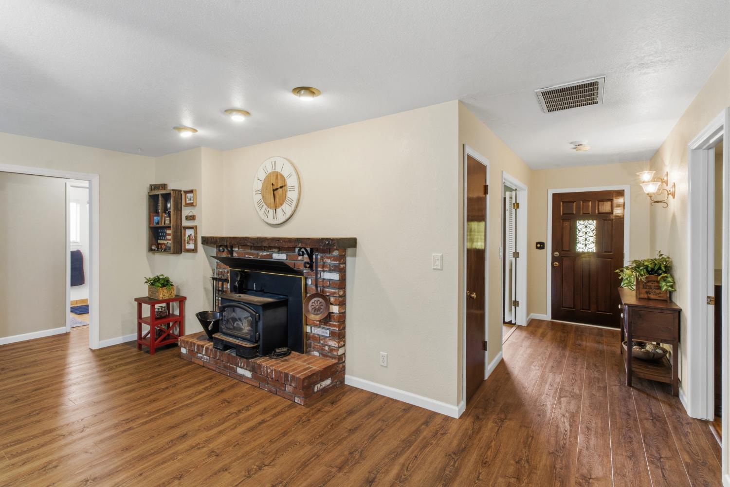 9119 Georgia Ln, Modesto, CA 95357