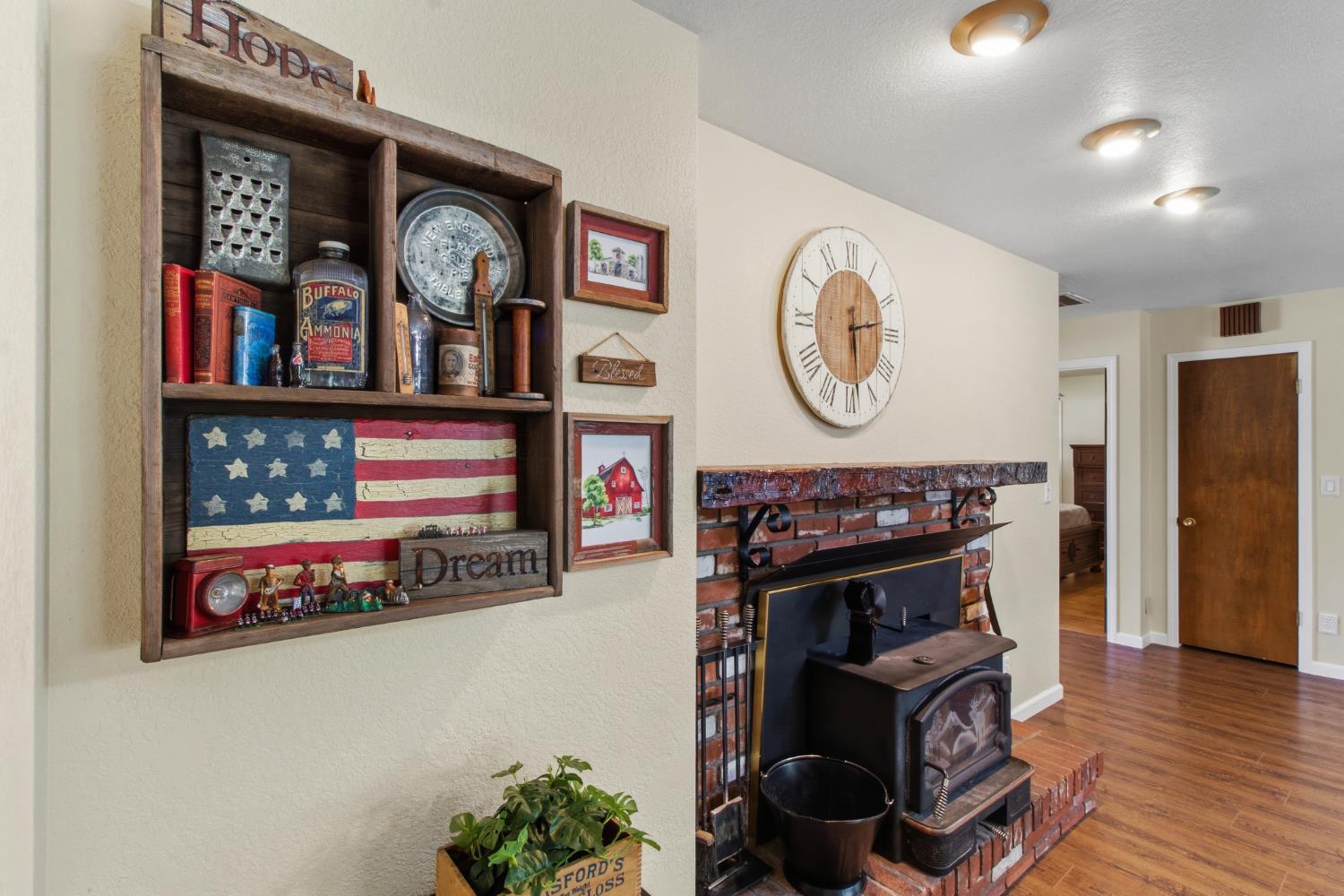 9119 Georgia Ln, Modesto, CA 95357