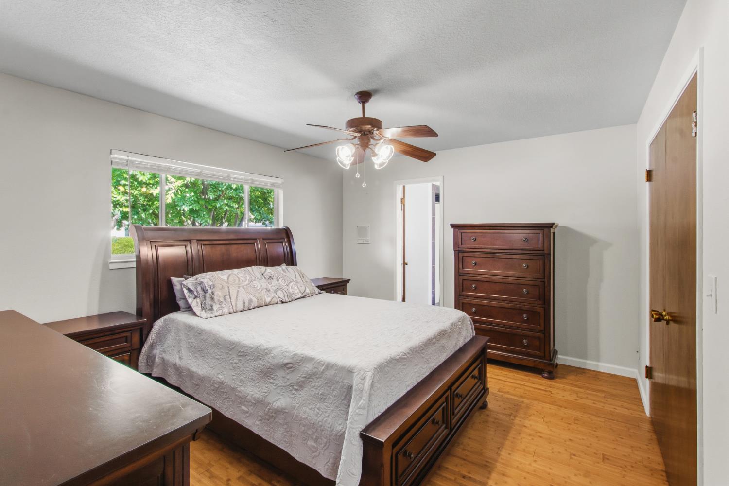 9119 Georgia Ln, Modesto, CA 95357