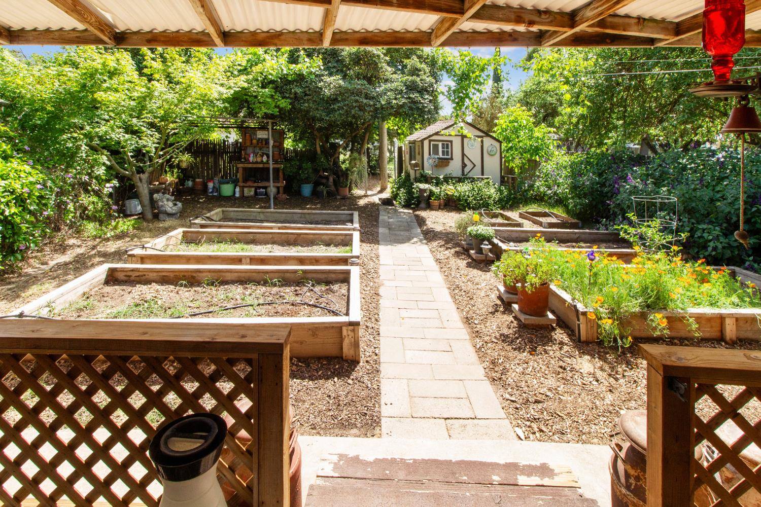 9119 Georgia Ln, Modesto, CA 95357