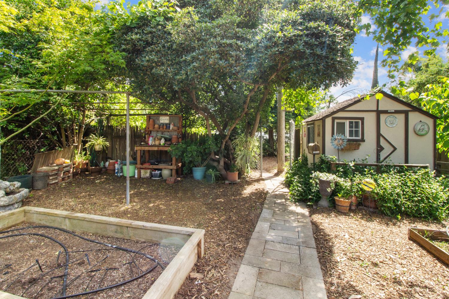 9119 Georgia Ln, Modesto, CA 95357