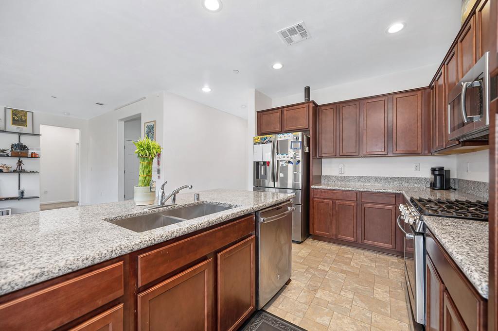 21109 Varietal Ct, Patterson, CA 95363