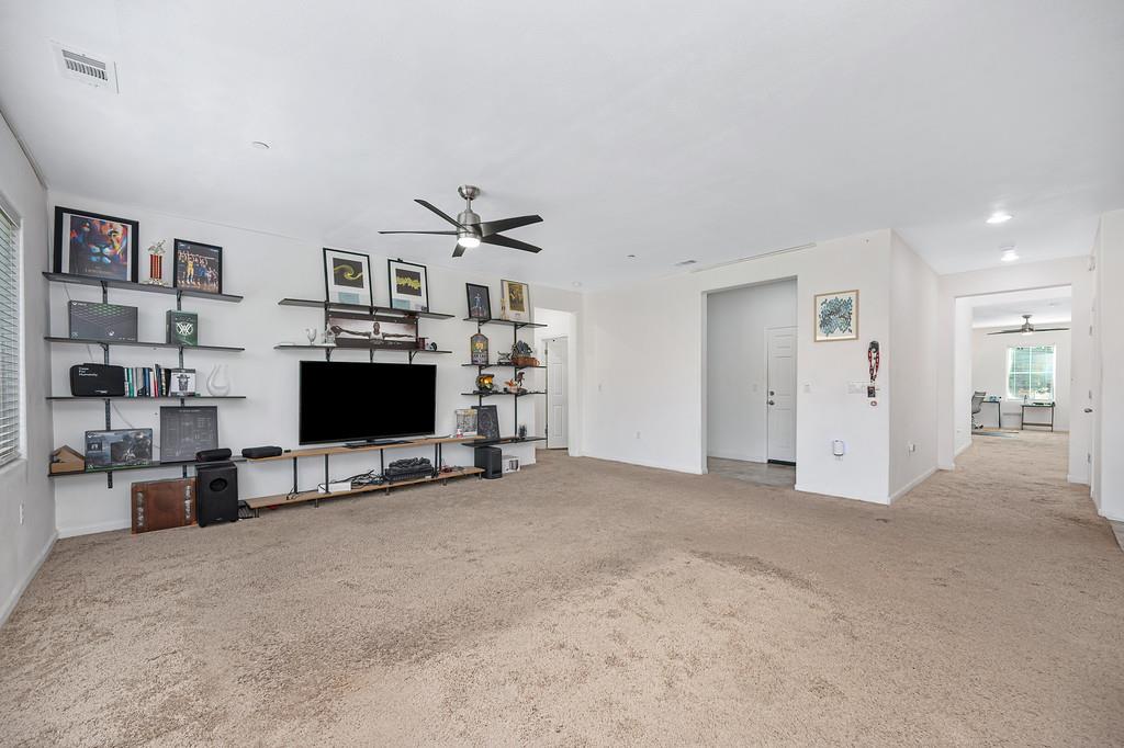 21109 Varietal Ct, Patterson, CA 95363