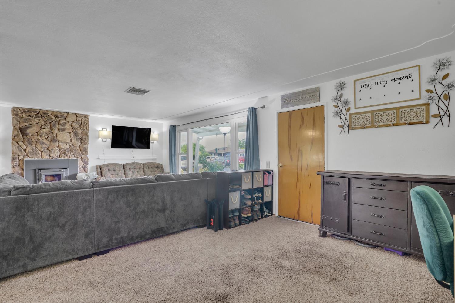 531 Locust Ave, Manteca, CA 95337