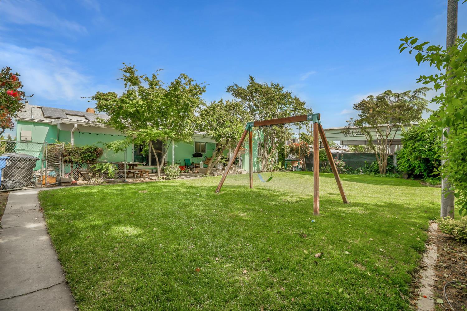 531 Locust Ave, Manteca, CA 95337