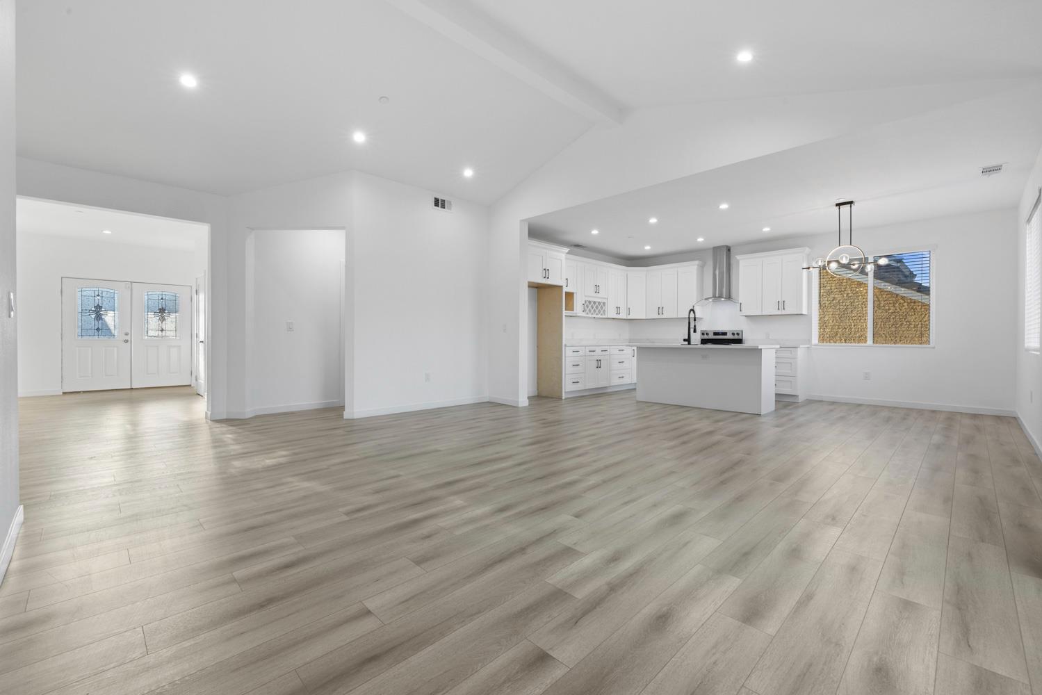 1121 Crater Ave, Modesto, CA 95351