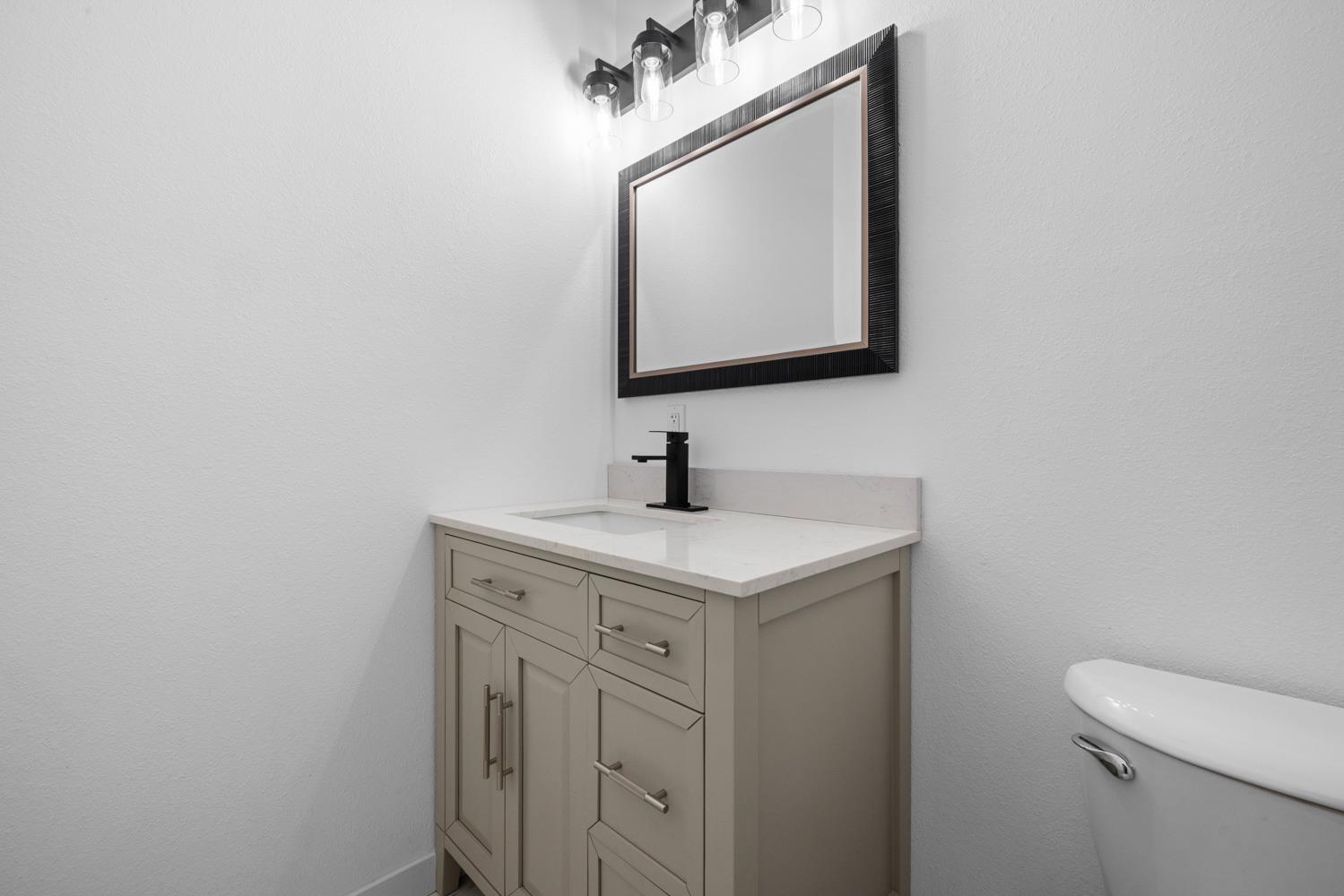 1121 Crater Ave, Modesto, CA 95351