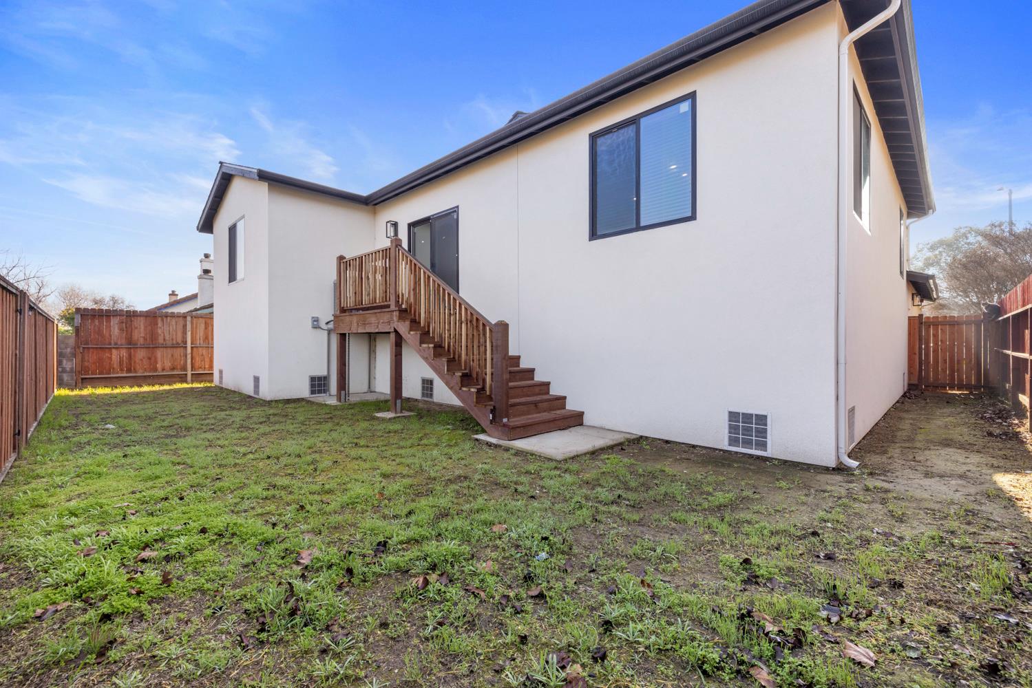 1121 Crater Ave, Modesto, CA 95351