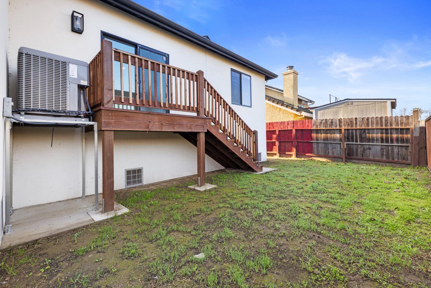 1121 Crater Ave, Modesto, CA 95351