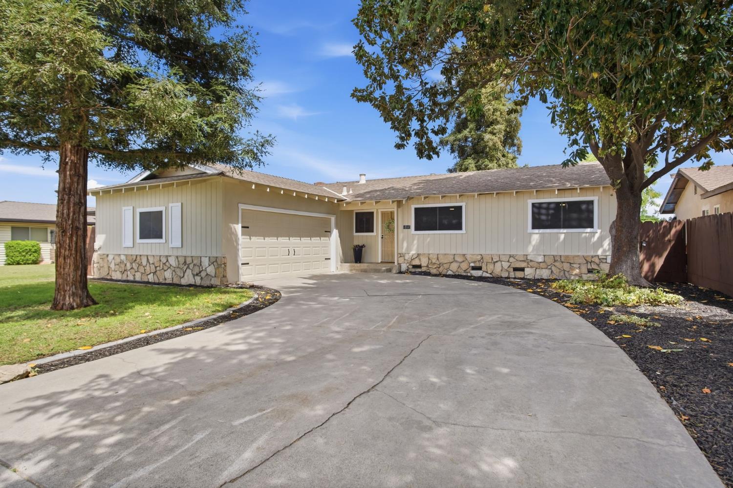 1760 Valparaiso Dr, Turlock, CA 95382