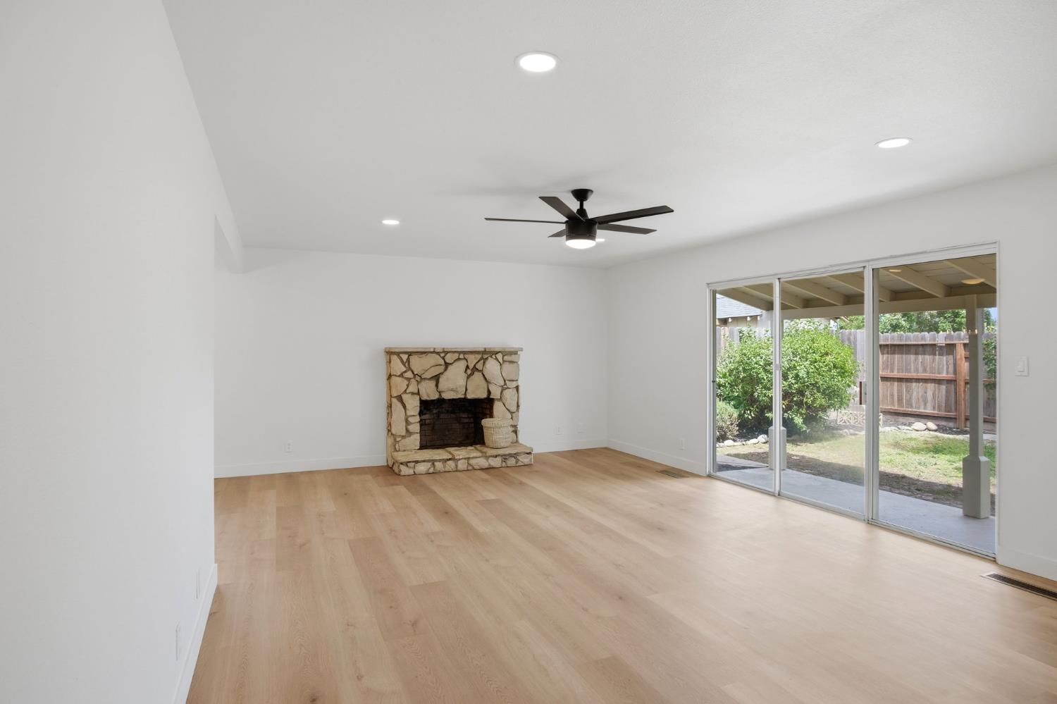 1760 Valparaiso Dr, Turlock, CA 95382