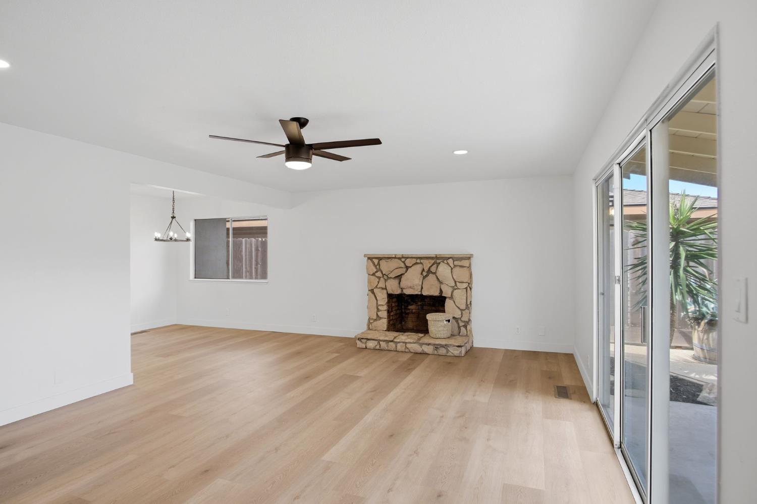 1760 Valparaiso Dr, Turlock, CA 95382