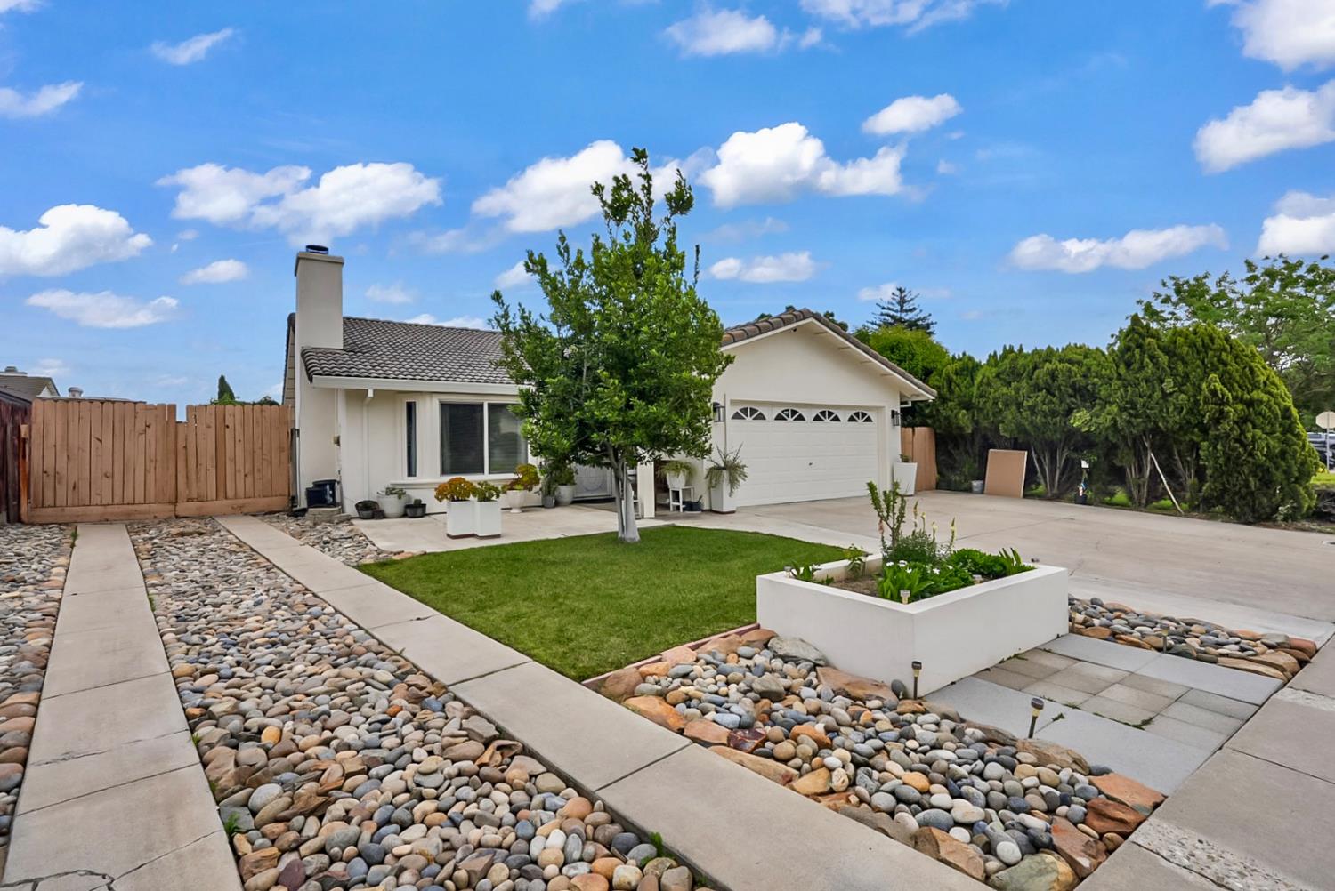 3716 Georgeann Pl, Ceres, CA 95307