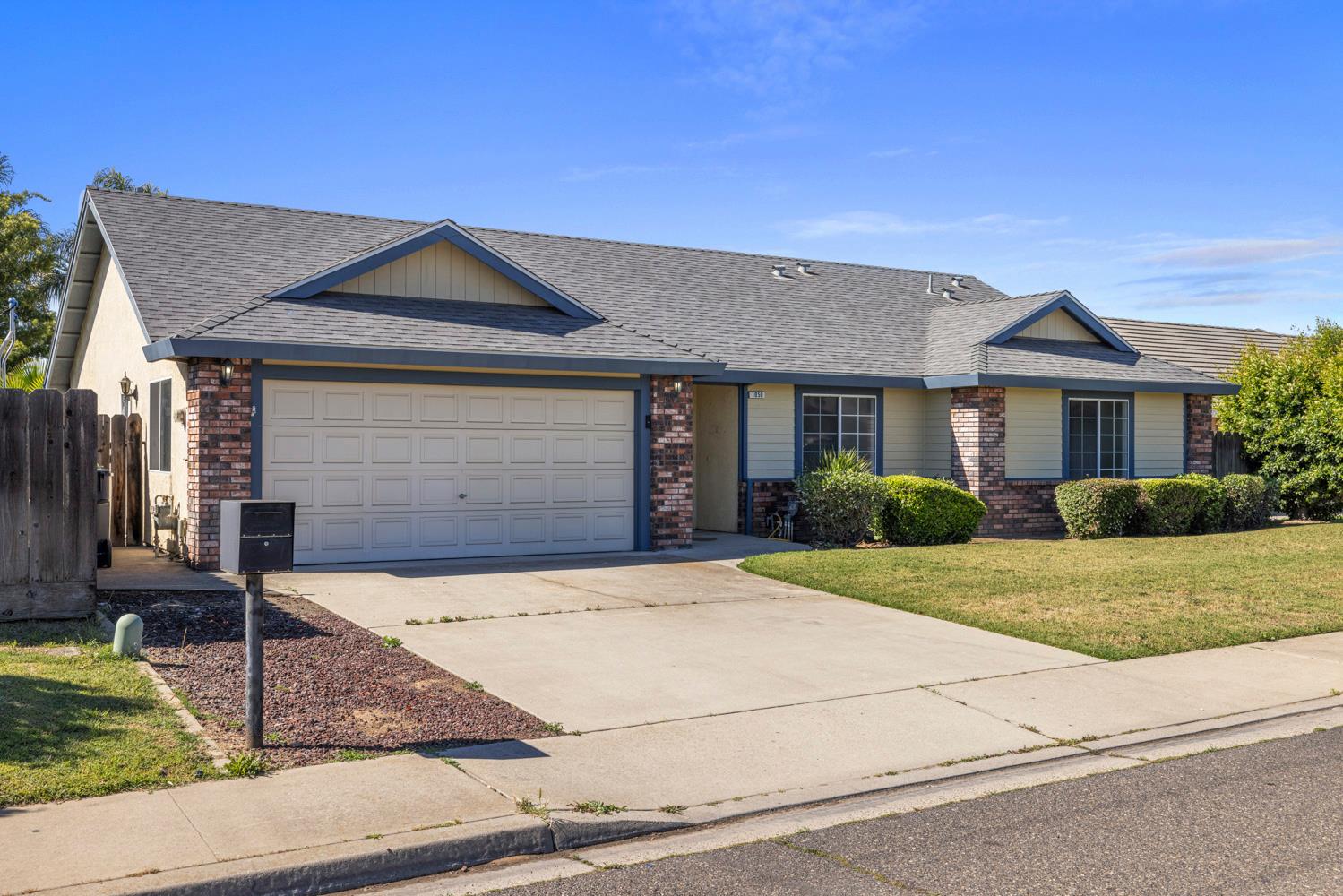 1050 W Tuolumne Rd, Turlock, CA 95382