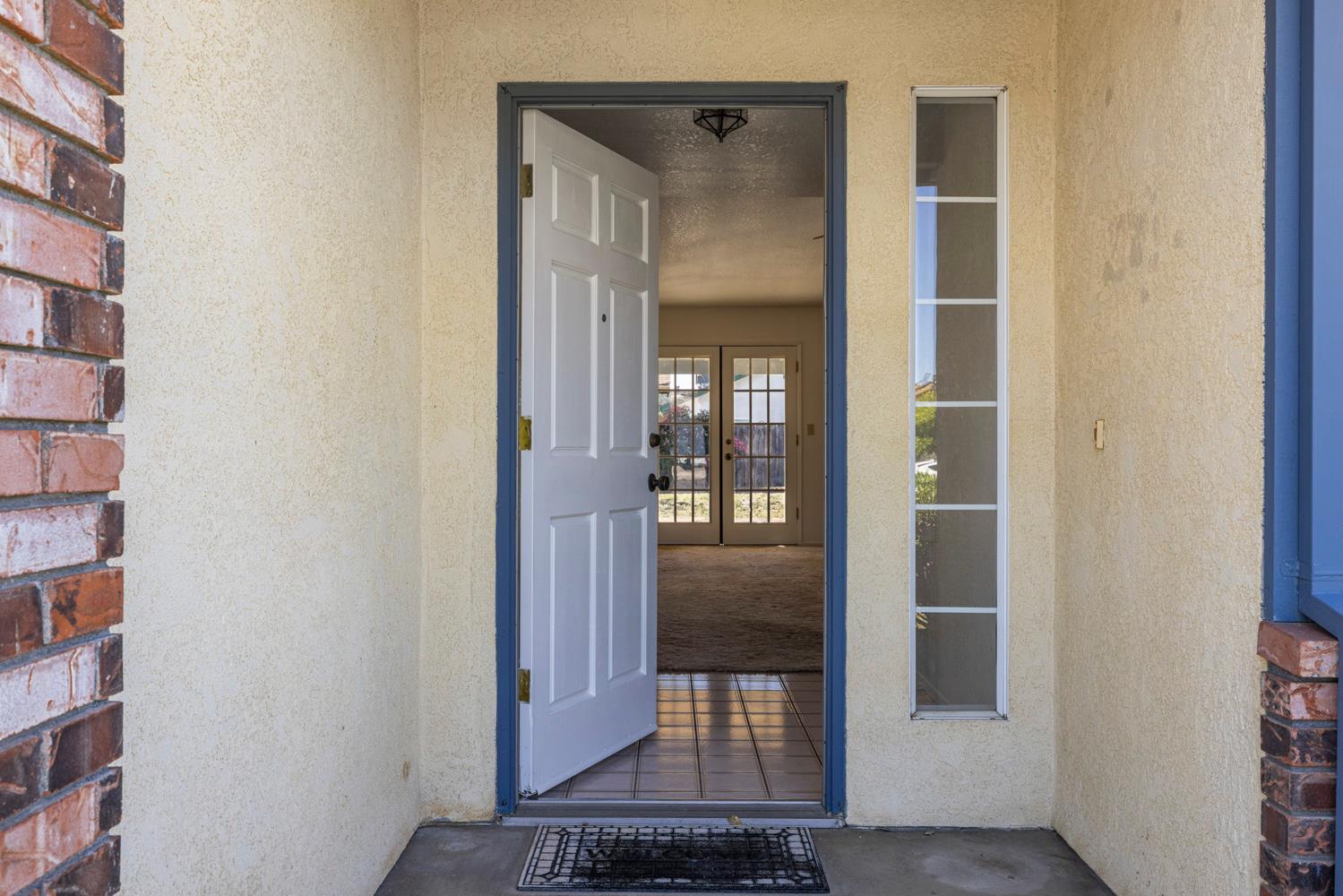 1050 W Tuolumne Rd, Turlock, CA 95382