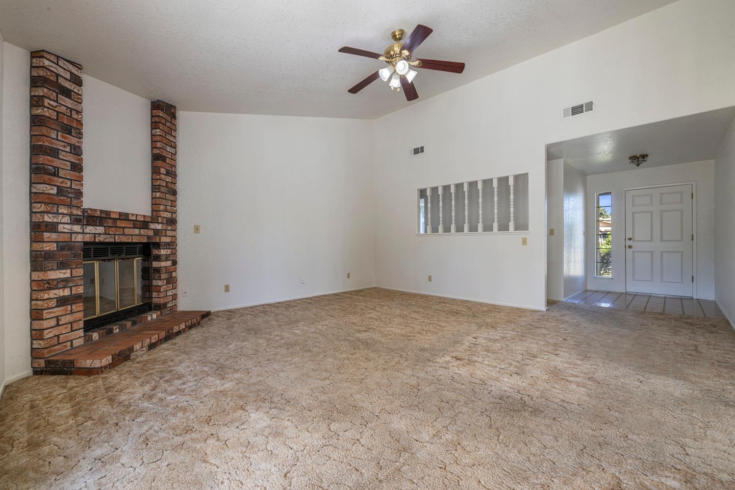 1050 W Tuolumne Rd, Turlock, CA 95382