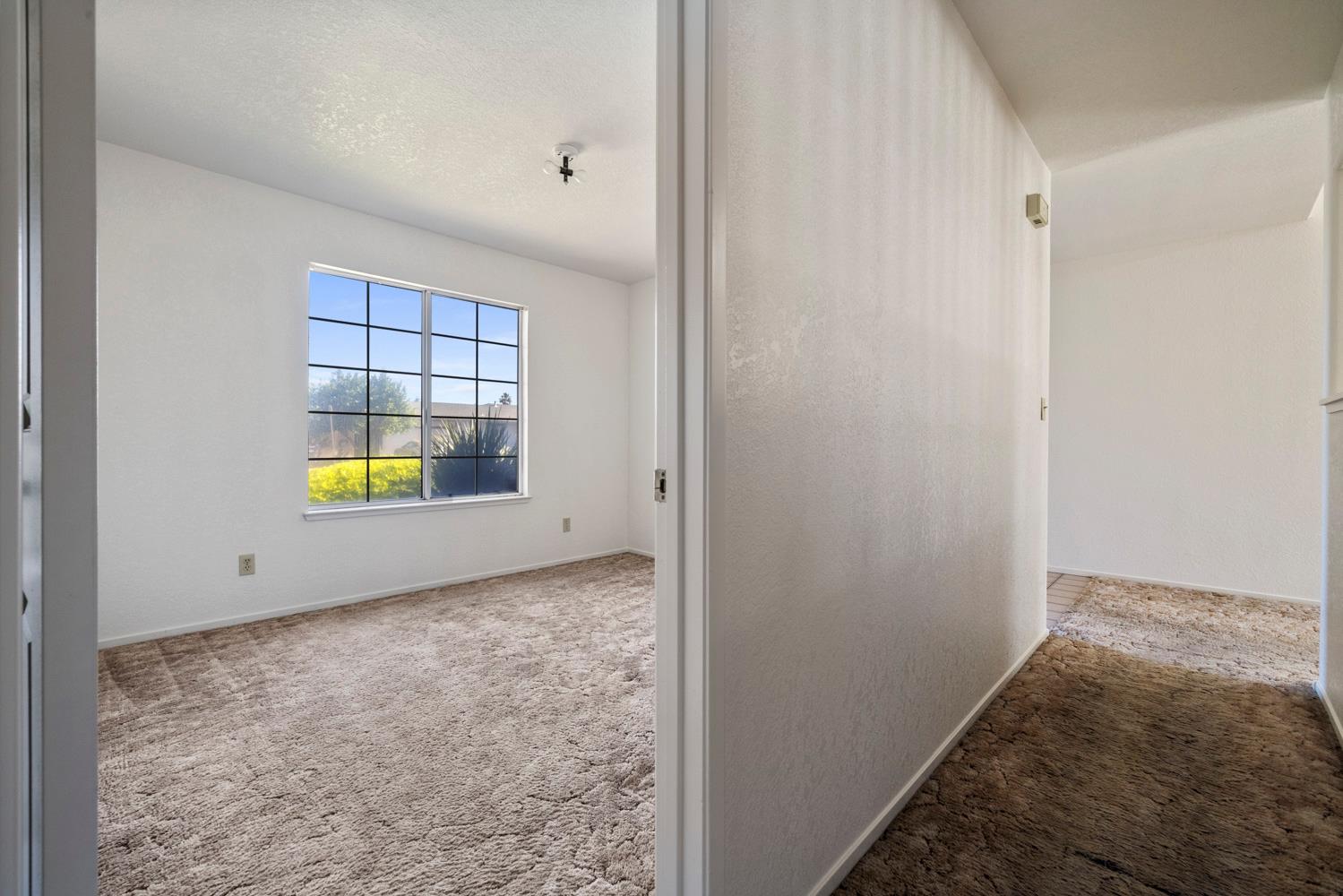 1050 W Tuolumne Rd, Turlock, CA 95382